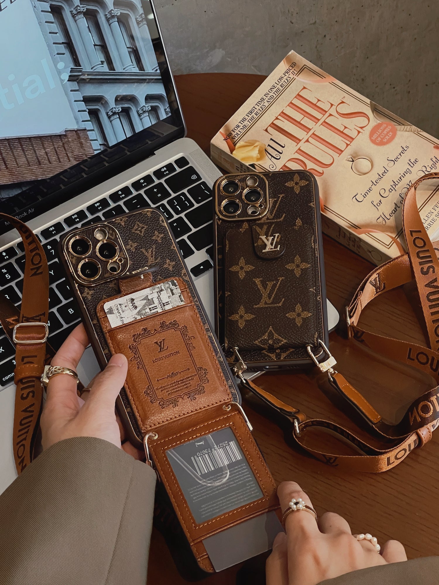 Coque louis vuitton avec porte carte à bandoullière